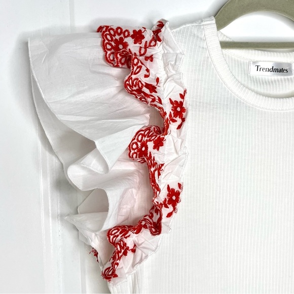 New Trendmates White Top with Embroidered Red Flowers - Mexican Style Large - Picture 4 of 6